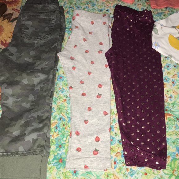 Bundle of lil girls clothes (3T) - Picture 6 of 11